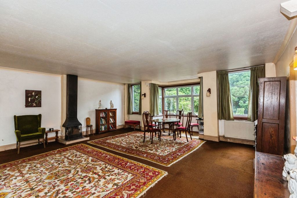 Property photo 3 of 41 Photo