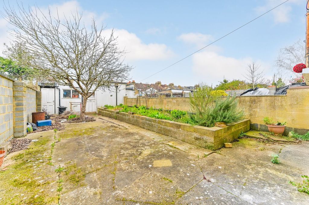 Property photo 2 of 16