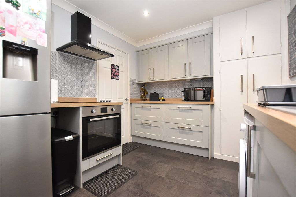 Property photo 2 of 23 Picture No. 10