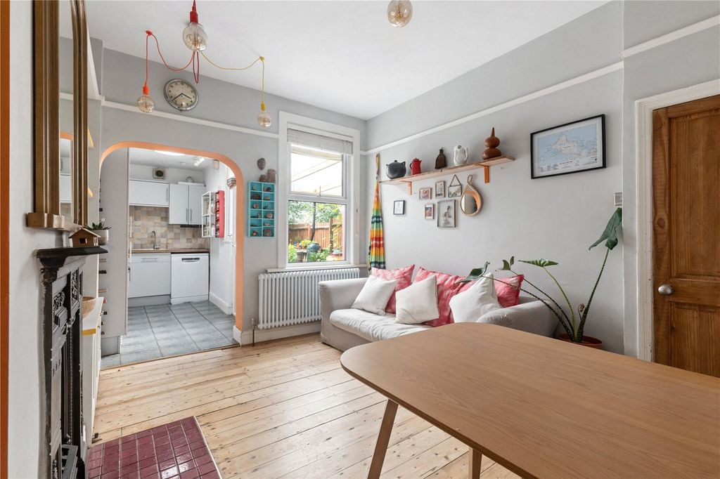 Property photo 3 of 9 Picture No. 15