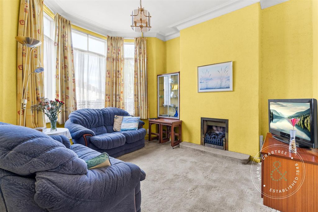 Property photo 2 of 21 Pentre-Street-01.Jpg