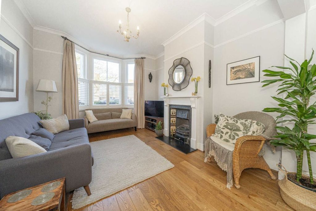 Property photo 2 of 8