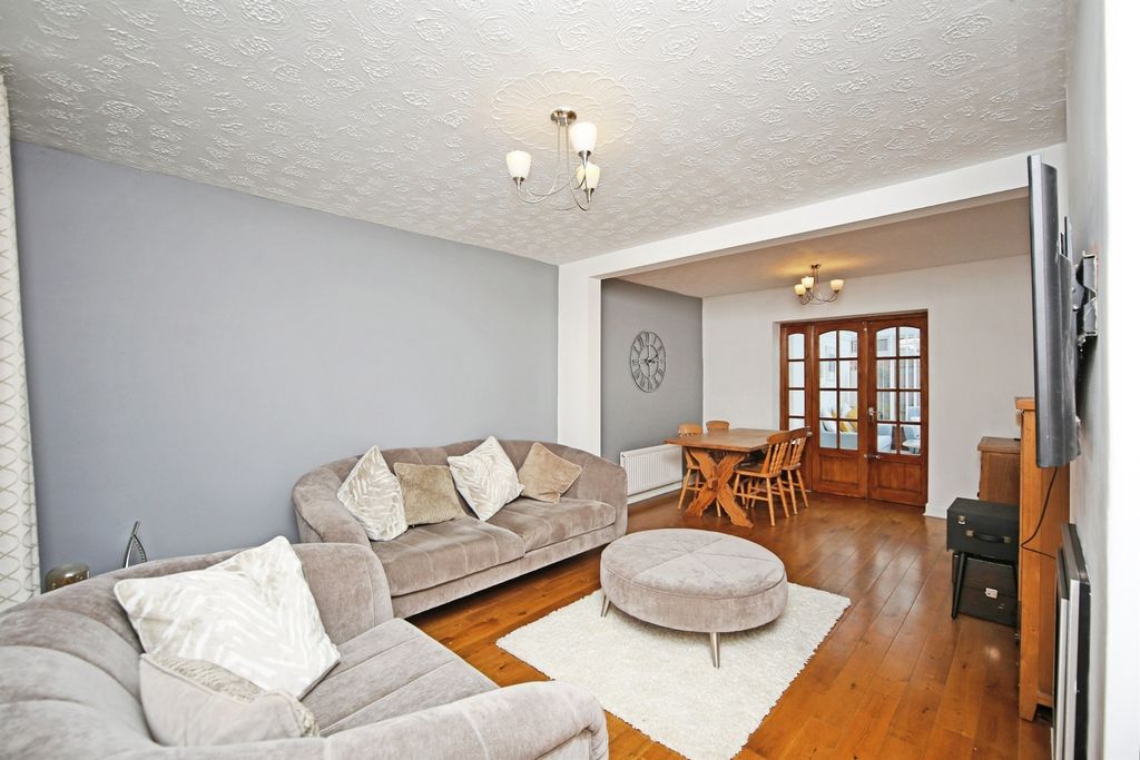 Property photo 3 of 29