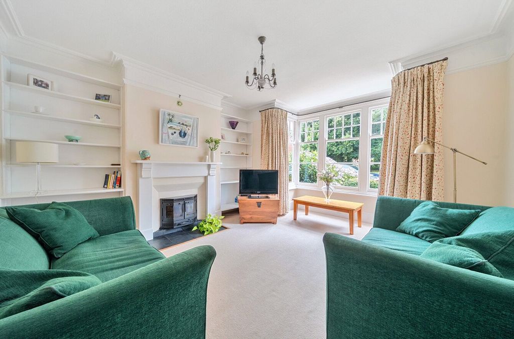 Property photo 3 of 17 Sitting Room