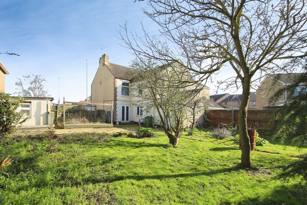 Property photo 3 of 16