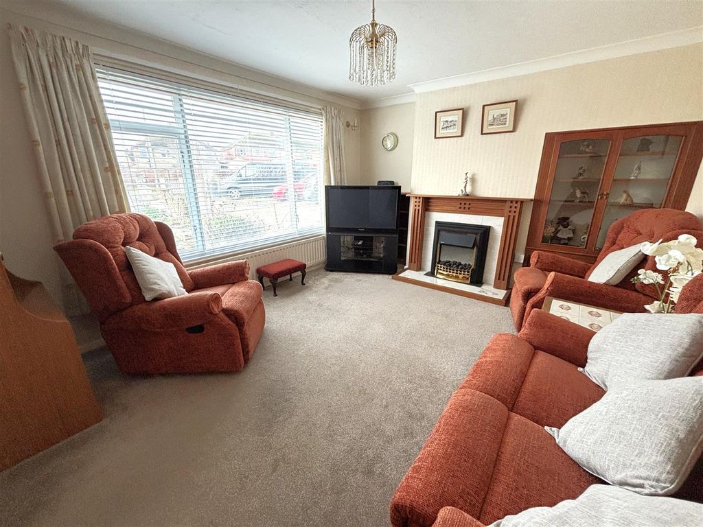 Property photo 2 of 19 2