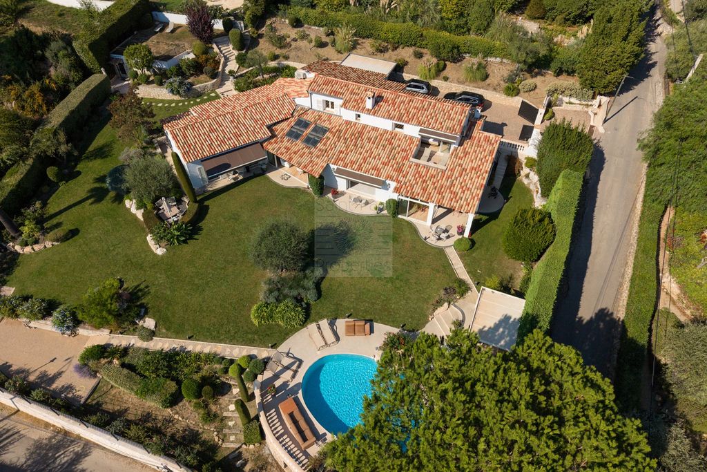 Property photo 1 of 34 Vence - Villa 310m2 - Sea And Hill Views