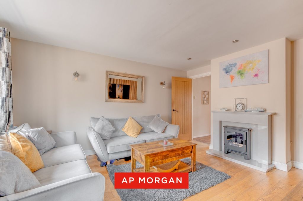 Property photo 2 of 18 Picture No. 10