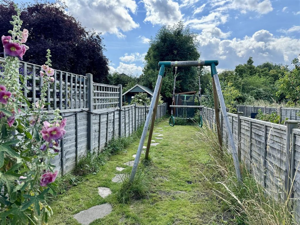 Property photo 2 of 18