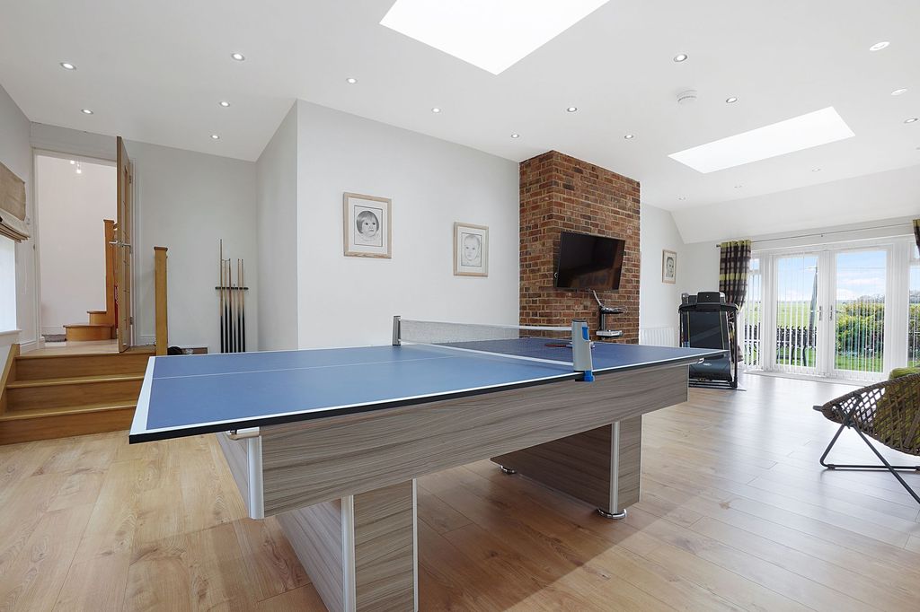 Property photo 2 of 42