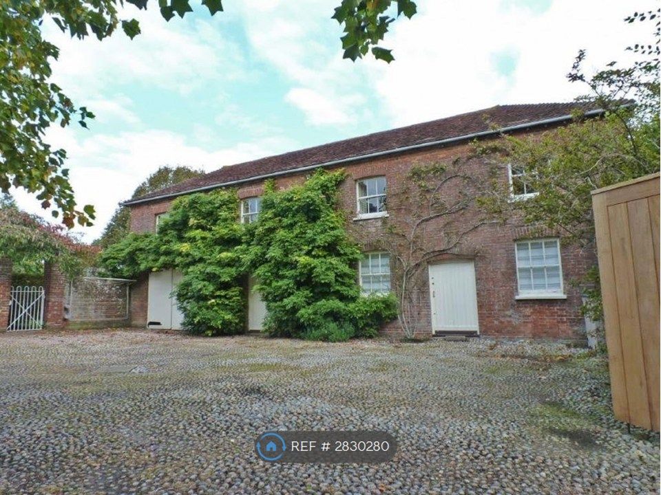 Property photo 2 of 35