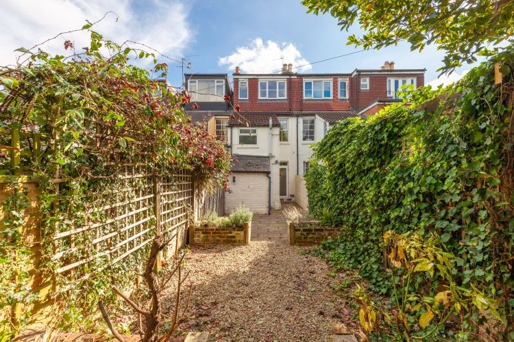 Property photo 1 of 10 237043