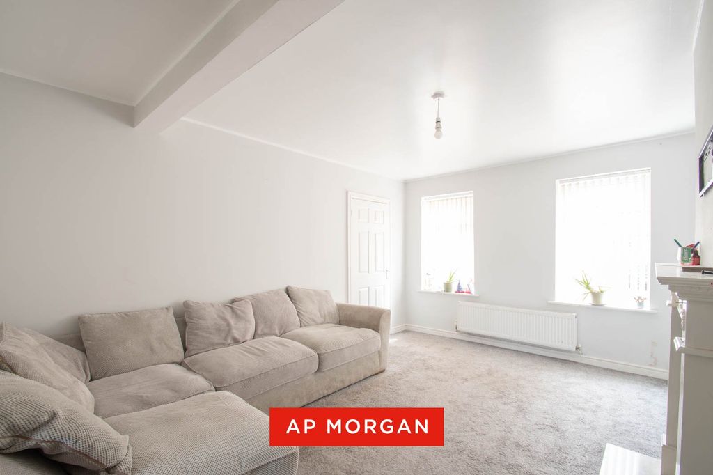 Property photo 3 of 16 Picture No. 21