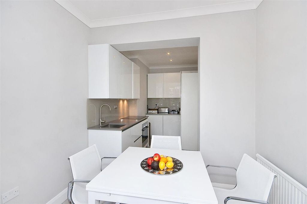Property photo 2 of 9 Eat-In Kitchen
