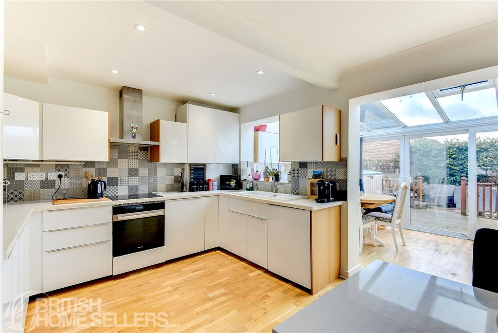 Property photo 2 of 25 Picture No. 22