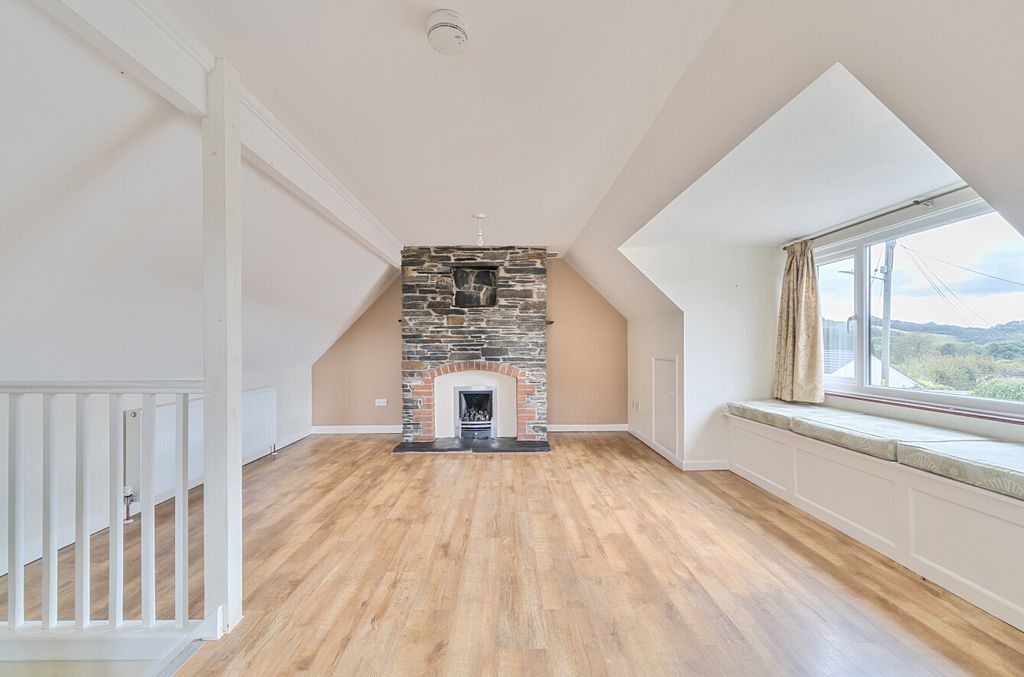 Property photo 3 of 14 Internal