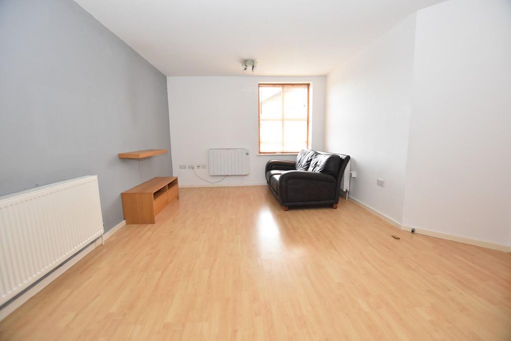 Property photo 2 of 6 Lounge.Jpg