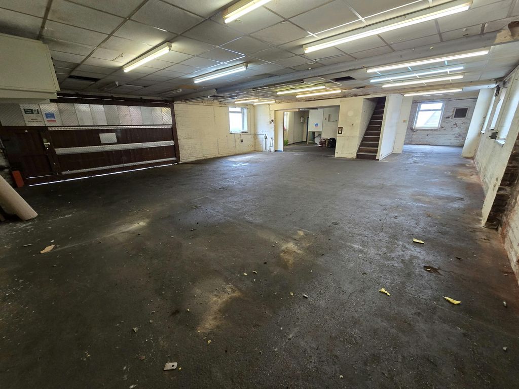 Property photo 3 of 11 Ground Floor Workshop