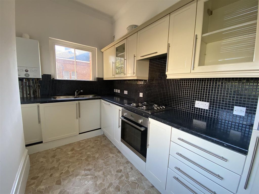 Property photo 2 of 5 Kitchen