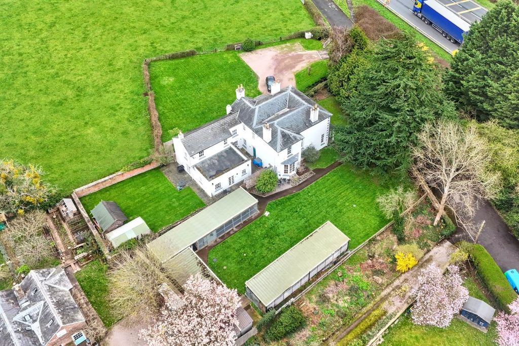 Property photo 3 of 26