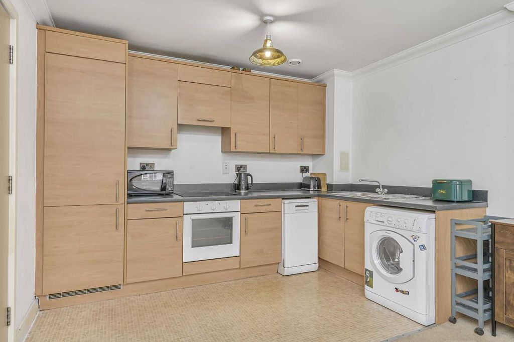 Property photo 3 of 4