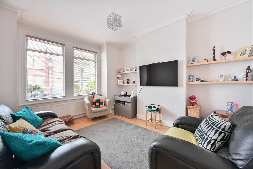 Property photo 1 of 12
