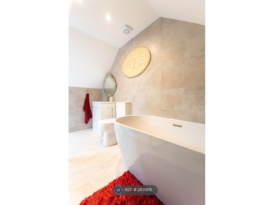 Property photo 3 of 33