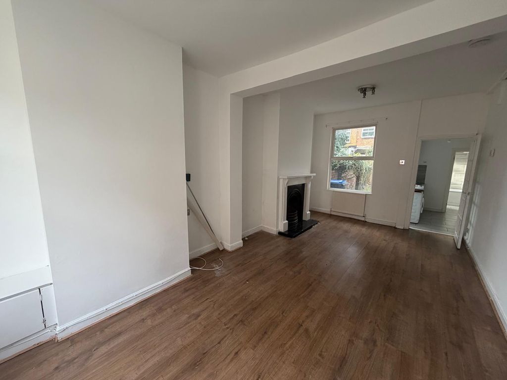 Property photo 2 of 9 Image