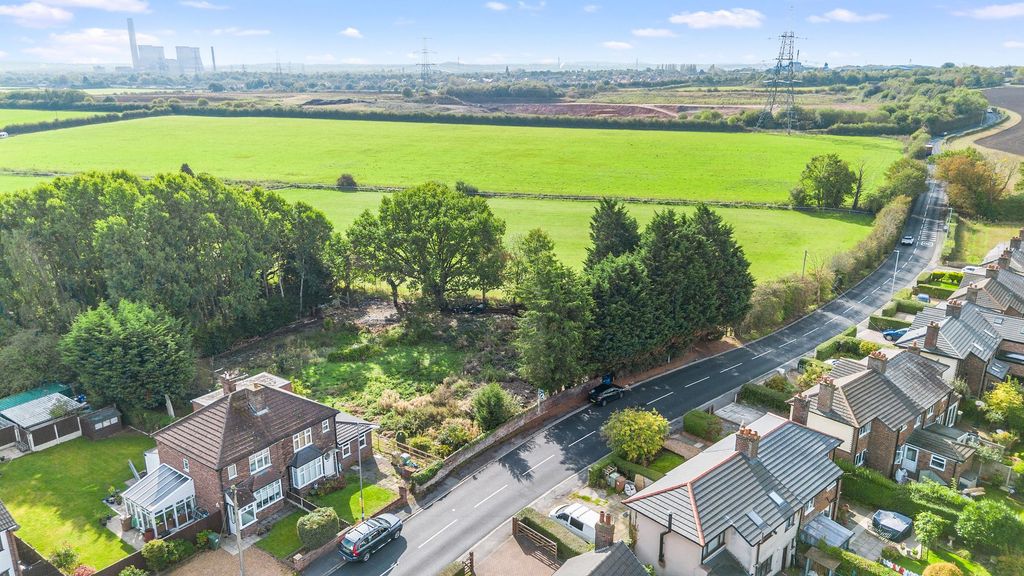 Property photo 2 of 14