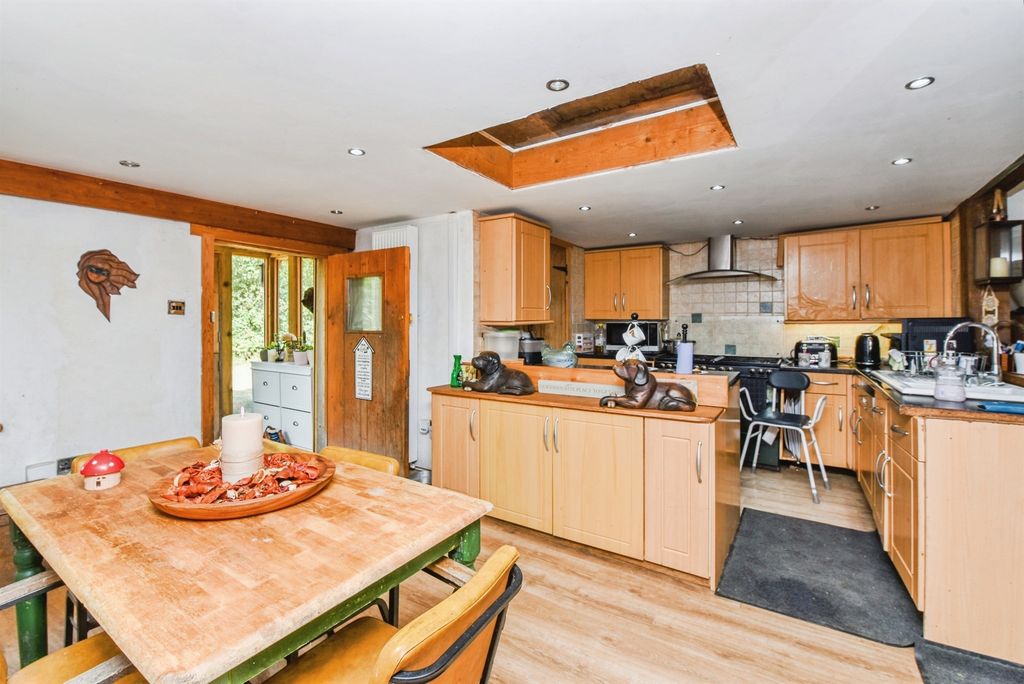 Property photo 3 of 18