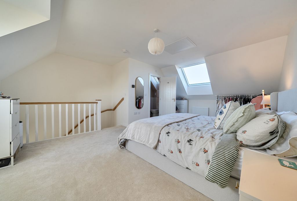 Property photo 3 of 19 1405226-19-6979E5...