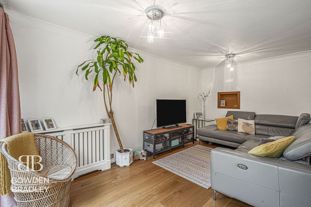 Property photo 3 of 22