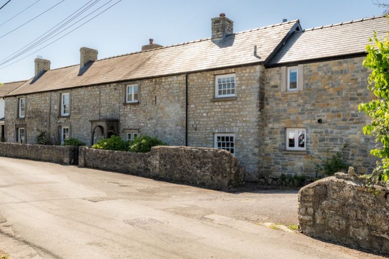 Property photo 1 of 36 Plaisted-House-12_964c-d442-c4F8-6B33-45E9-04d1-dc