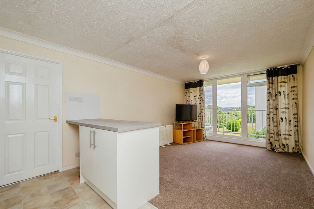 Property photo 2 of 16 Photo