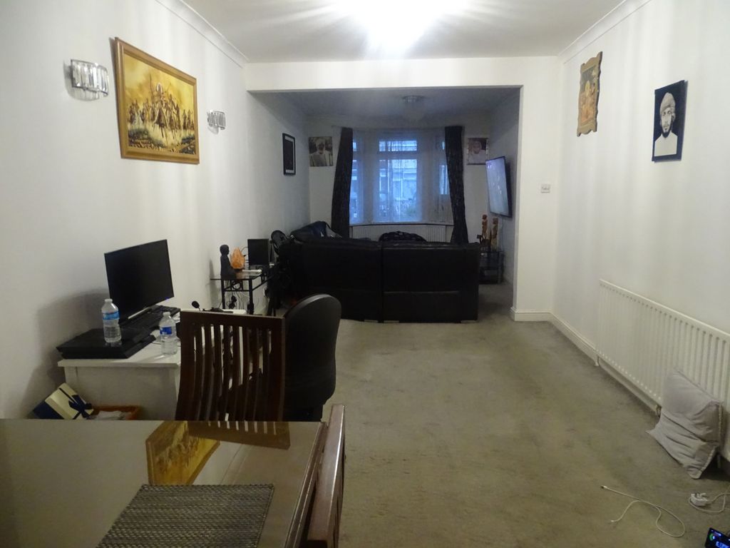 Property photo 2 of 5