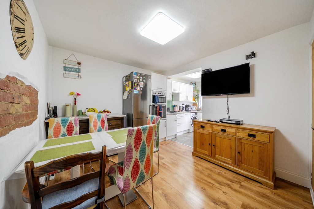 Property photo 3 of 20 Dining Area