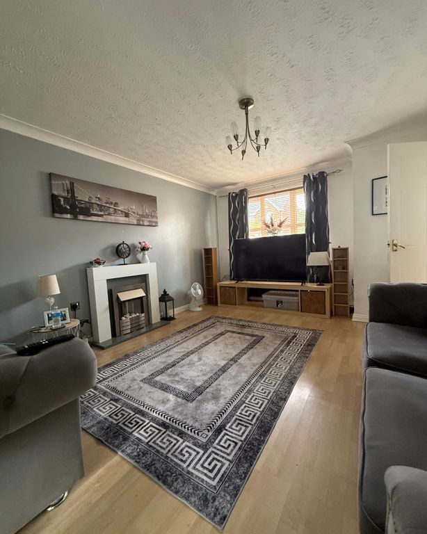Property photo 2 of 9