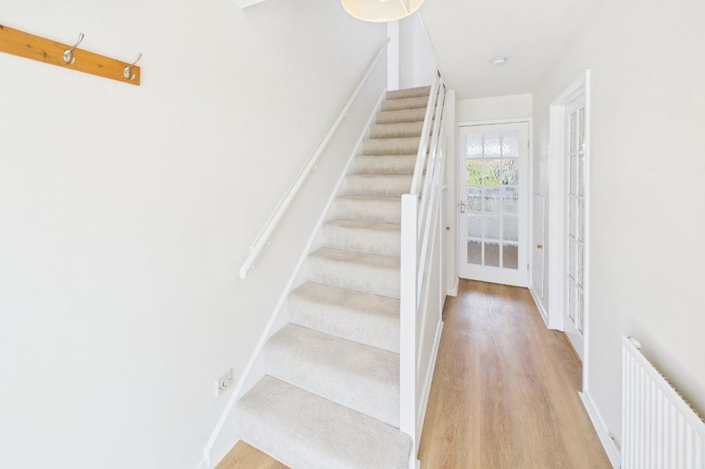 Property photo 2 of 14 Hallway