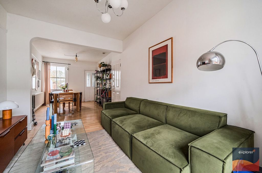 Property photo 3 of 16