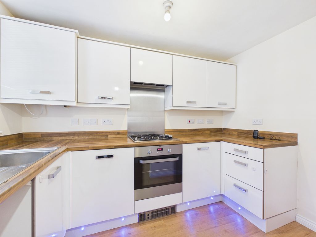 Property photo 2 of 15 Kitchen