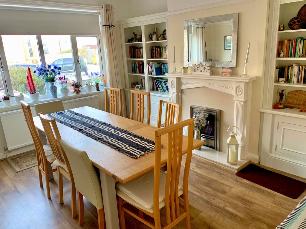 Property photo 3 of 21 Picture No. 02