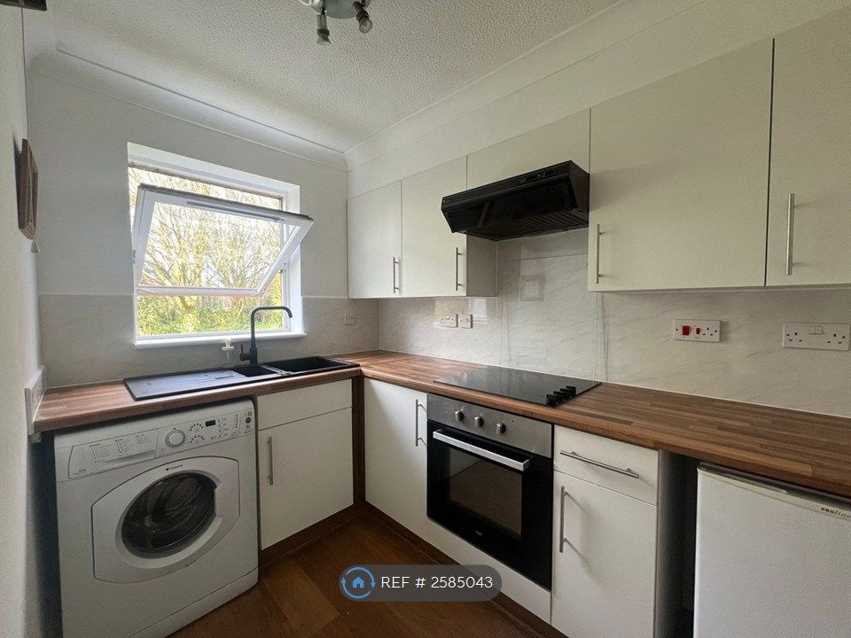 Property photo 1 of 10 Kitchen