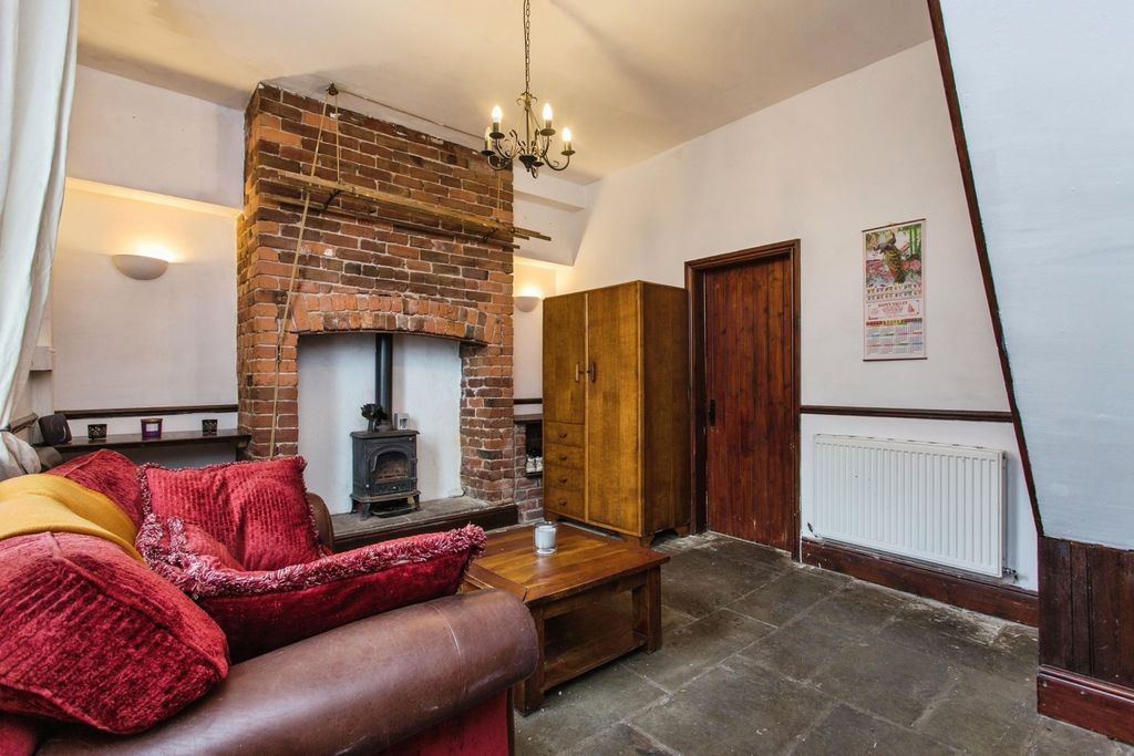 Property photo 3 of 17 Photo