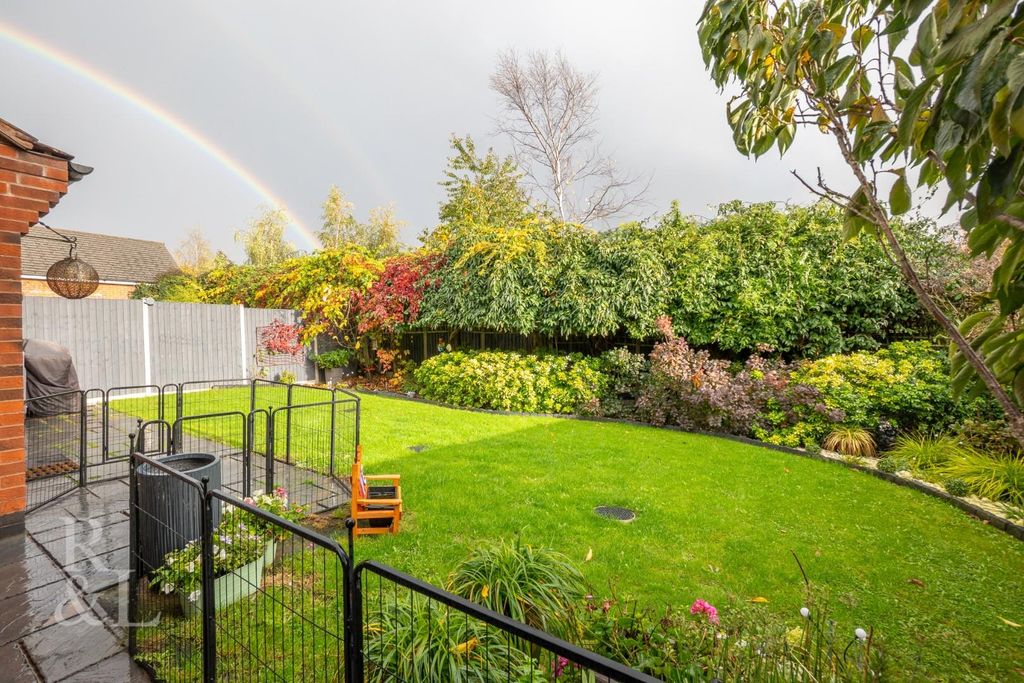 Property photo 2 of 43 19 Westminster Drive+ (4).Jpg