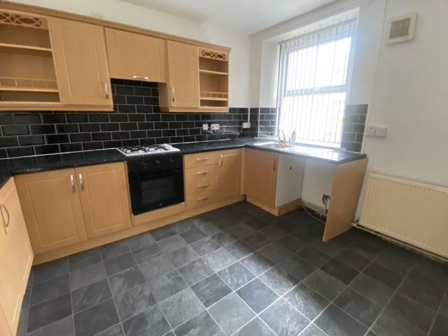 Property photo 1 of 10 Kitchen