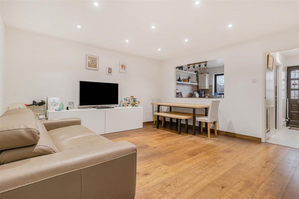 Property photo 2 of 22 7_75444-1.Jpg