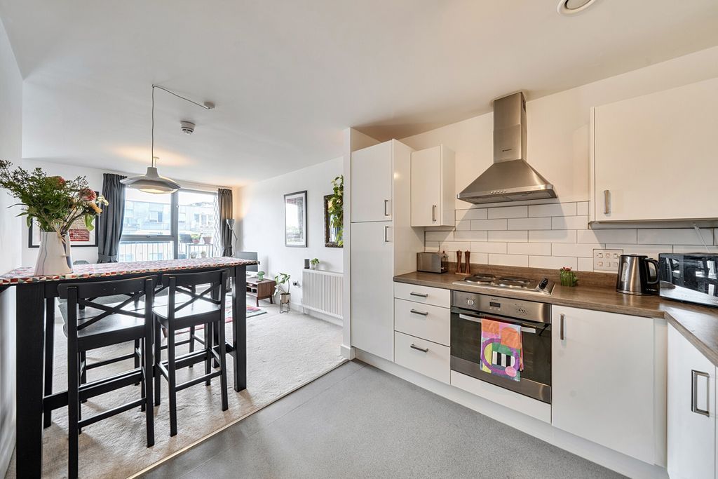 Property photo 1 of 17 1479429-10-6A3162...