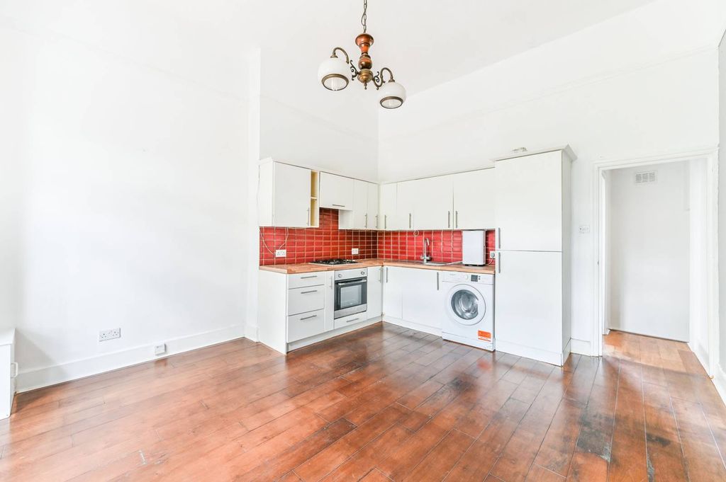 Property photo 2 of 8
