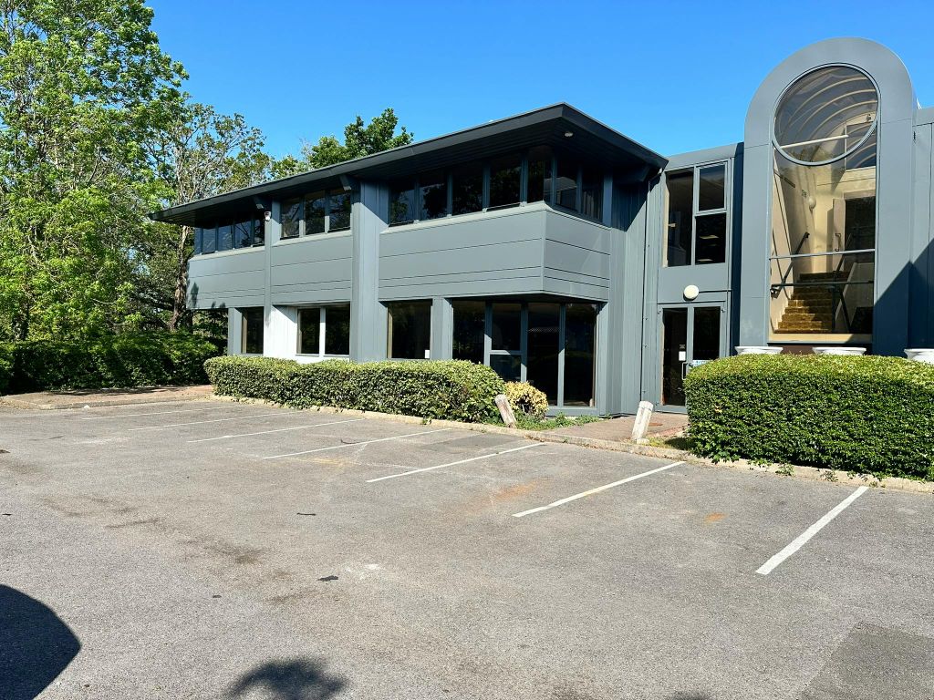 Property photo 2 of 5 Unit 7 Back Parking And Access.Jpeg