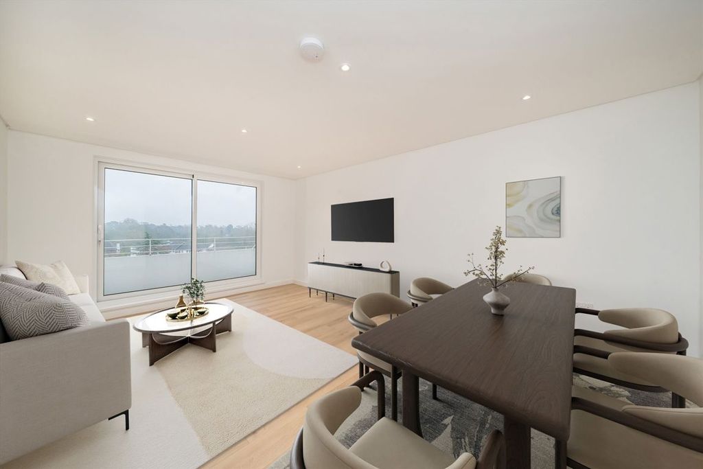 Property photo 2 of 6